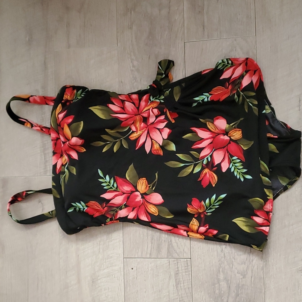 Beautiful 1 PC Swimwear SIZE 16